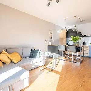 Apartament Krucza ~ Self Check-in 24h ~ Parking And Lift, Wrocław